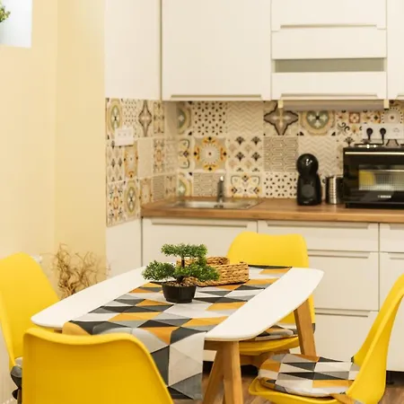 Egri Vitezek Apartman Skandinav Lakresz Lägenhet *